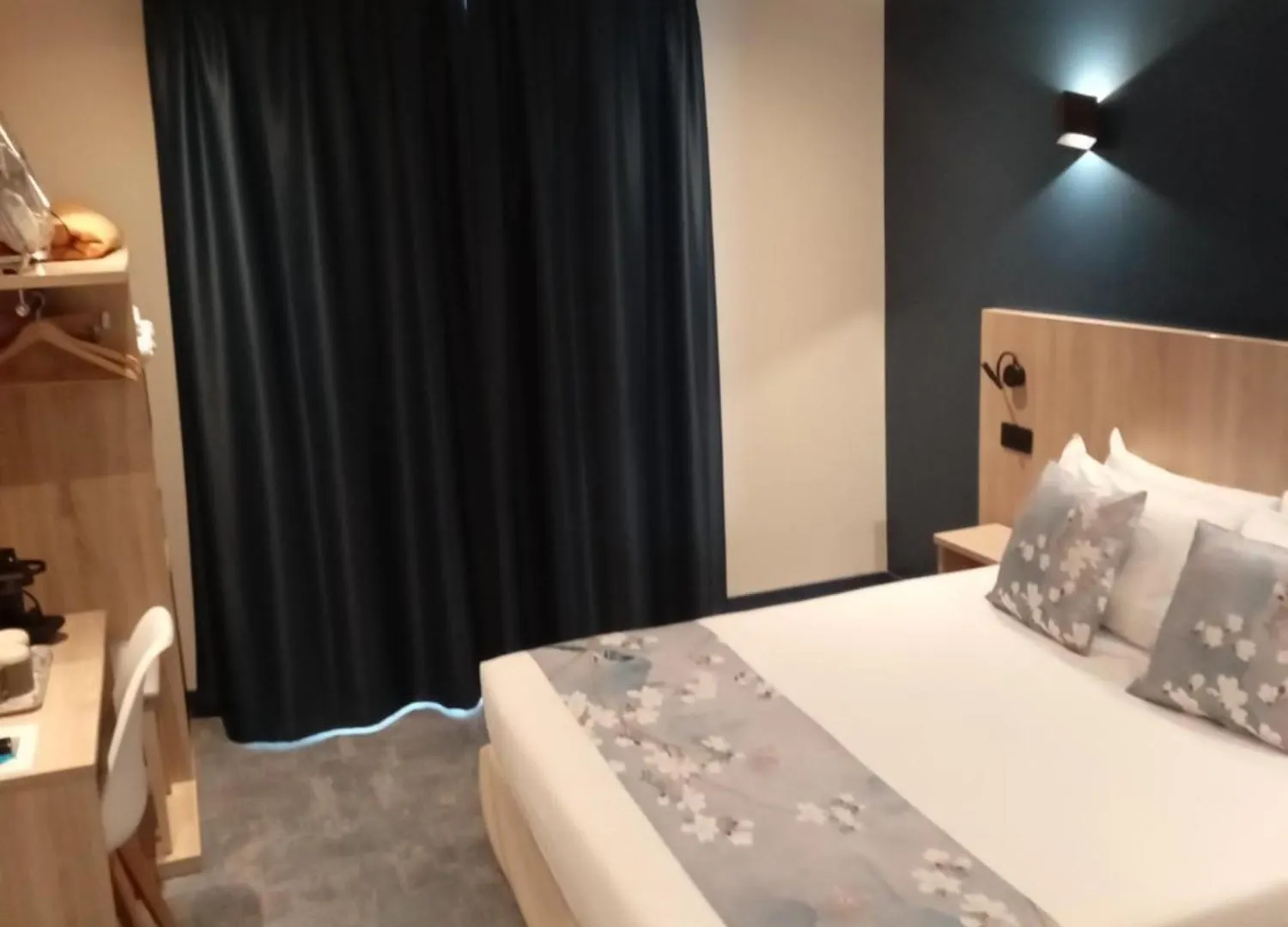 Ξενοδοχείο Modern Est 2*
