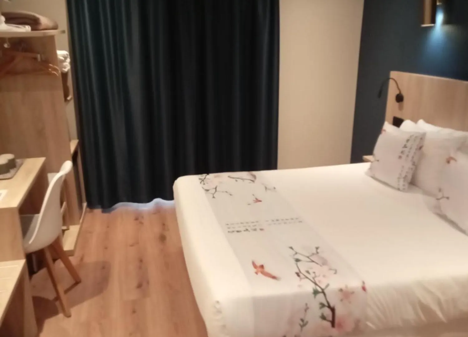 东方摩登酒店